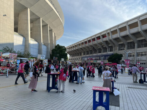 Food Trucks with lots of delicious options outside Yodoko Stadium